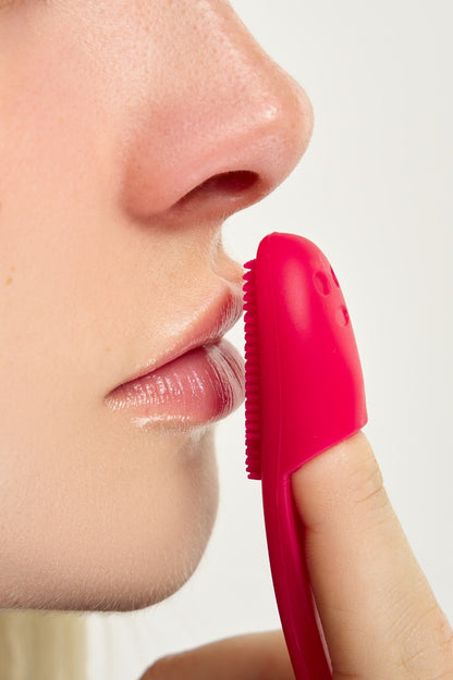 Perie pentru exfolierea buzelor Killer Lips