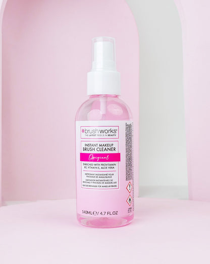 Solutie Brushworks pentru curatarea pensulelor de machiaj 140ml